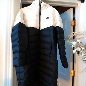 Nike womans hooded knee length puffer